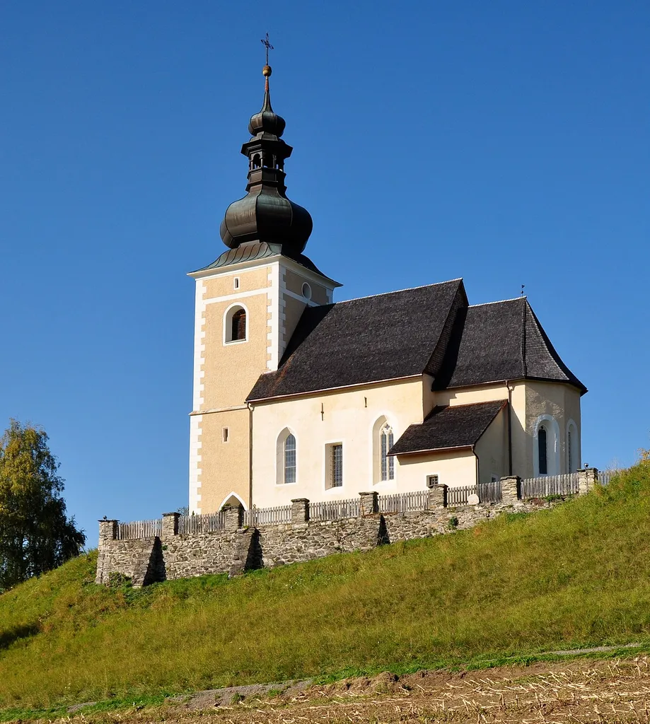 Parish church Saint Andrew and cemetery in Wachsenberg, municipality Steuerberg, district Feldkirchen, Carinthia, Austria, EU