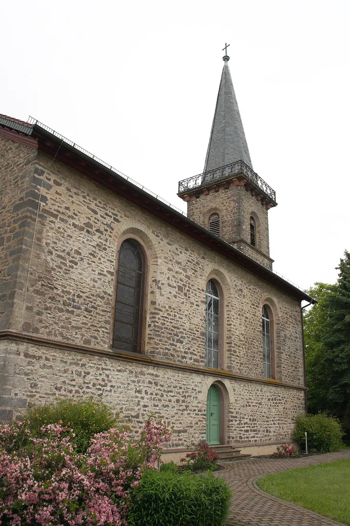 Evangelische Kirche in Windhausen, einem Ortsteil von Feldatal im Vogelsbergkreis (Hessen)