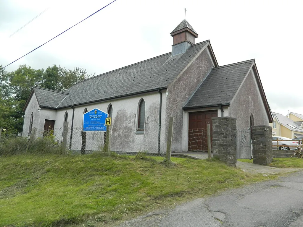 Holy Trinity Church, Mydroilyn