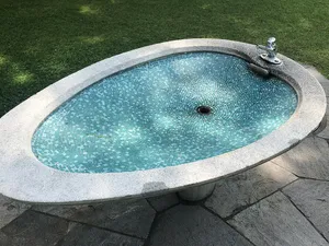 Fountain Lake Side Beach Tiefenbrunnen