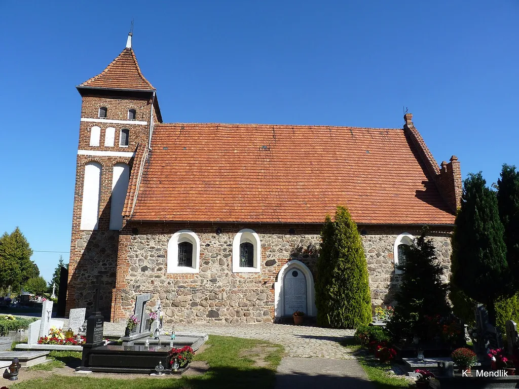 Polska - Kiełbasin - Gotycki kościół pw. Narodzenia NMP z XIV wieku
