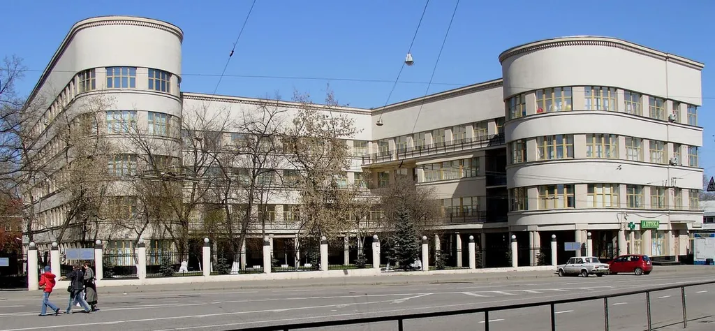 Constructivist building, 5 Novaya Basmannaya Street, Moscow, Russia. Currently, houses a clinic of Russian Railways unions. Architect: en:Ivan Fomin