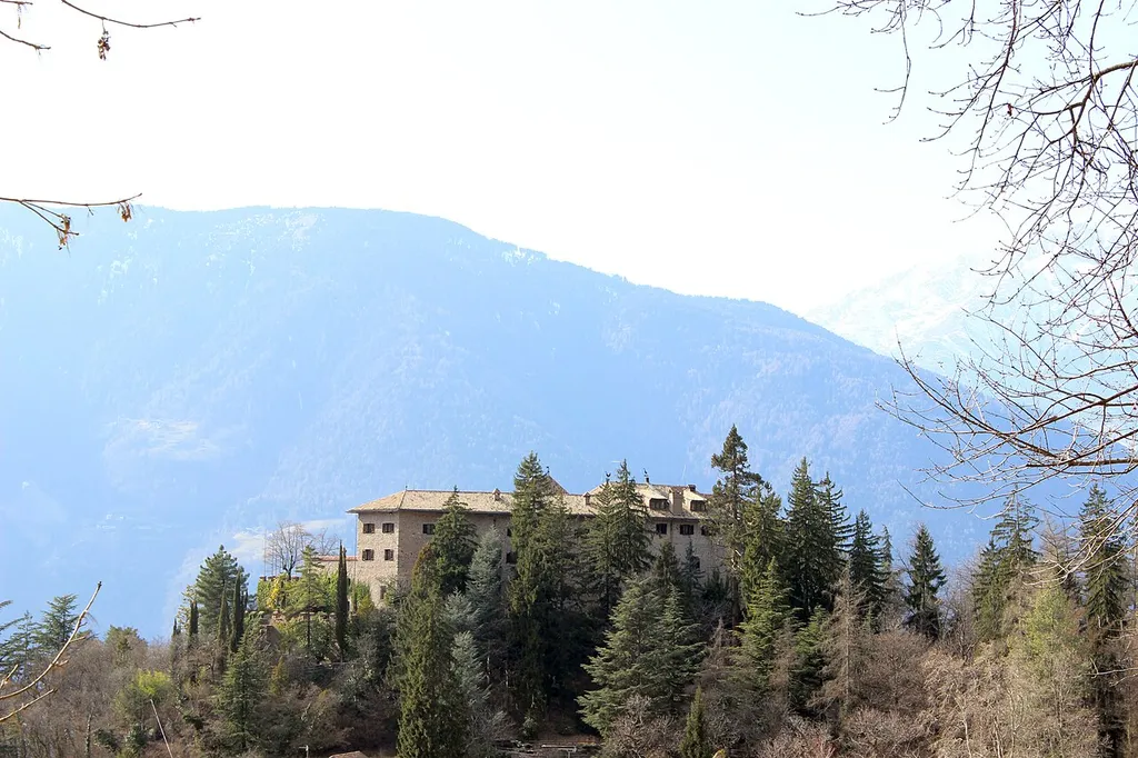 Die Fragsburg bei Meran von Osten