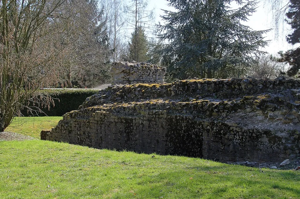 Ruine der Turmburg in Niederwalluf