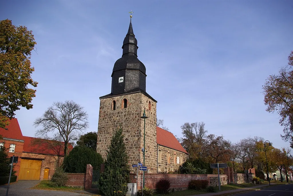 Niedergörsdorf in Brandenburg. Die Kirche im Ortsteil Dennewitz steht unter Denkmalschutz.