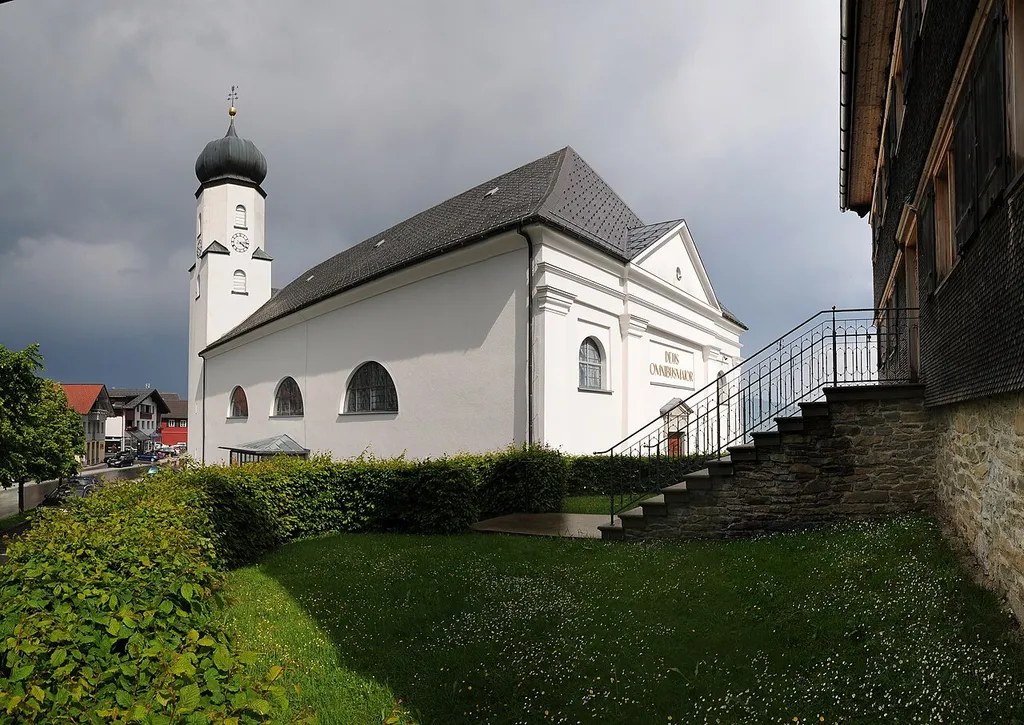 Pfarrkirche hl. Laurentius in Sulzberg, Vorarlberg. aus dem DEHIO Vorarlberg 1983: Umbau und Neubau des Langhauses 1828/29 nach Plänen von Alois Negrelli , Weihe 1833.