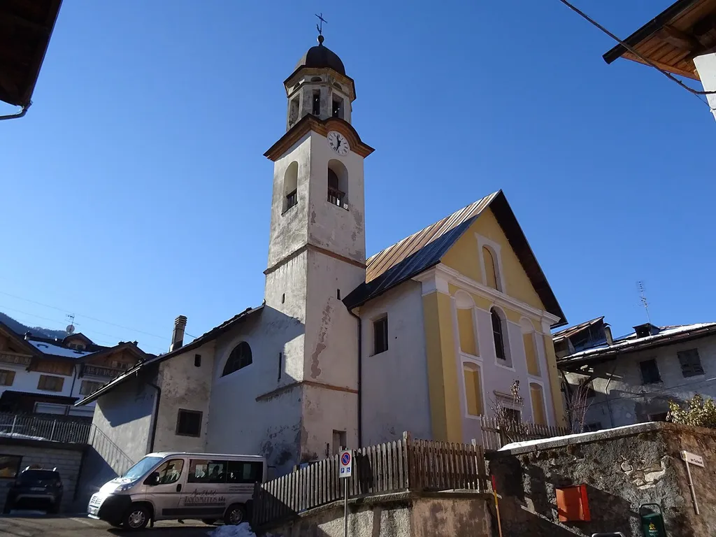 Almazzago (Commezzadura, Trentino, Italy), Saint Roch church