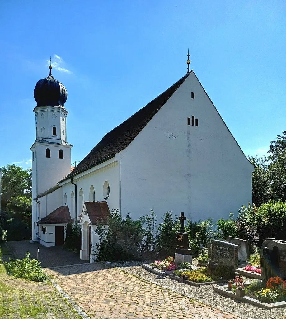 St. Peter in Hirschbach, Wertingen, Friedhofsansicht