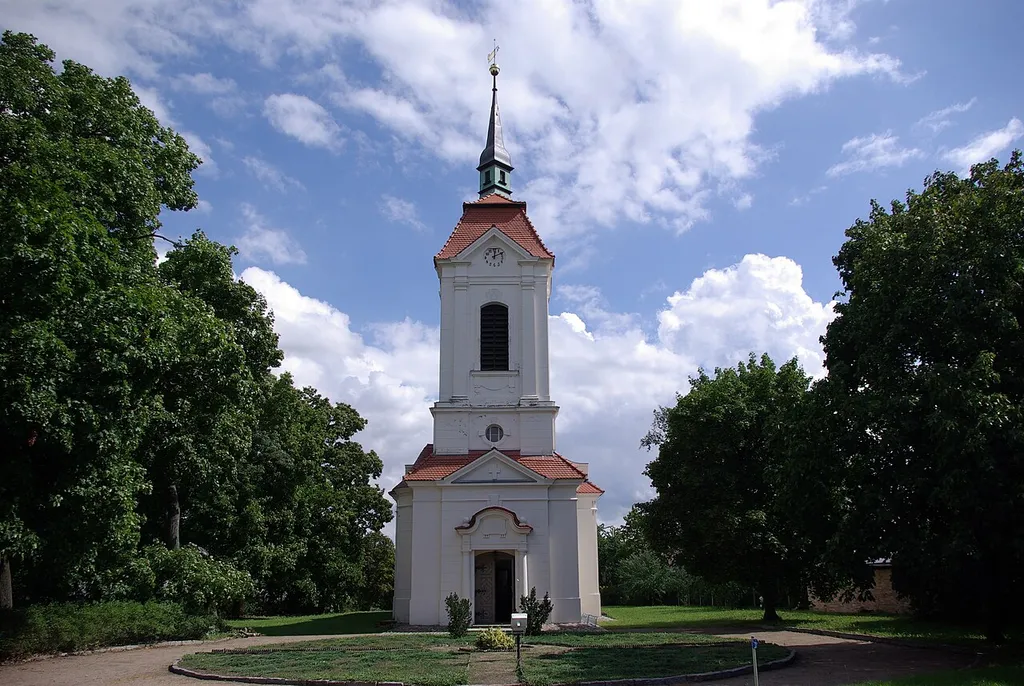 Bad Freienwalde (Oder) Ortsteil Altranft. Die Kirche steht unter Denkmalschutz.