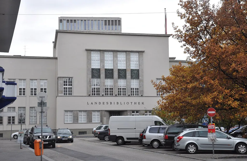Linz, Landesbibliothek This media shows the protected monument with ObjektID 58914 in Austria. (Commons, de, Wikidata)