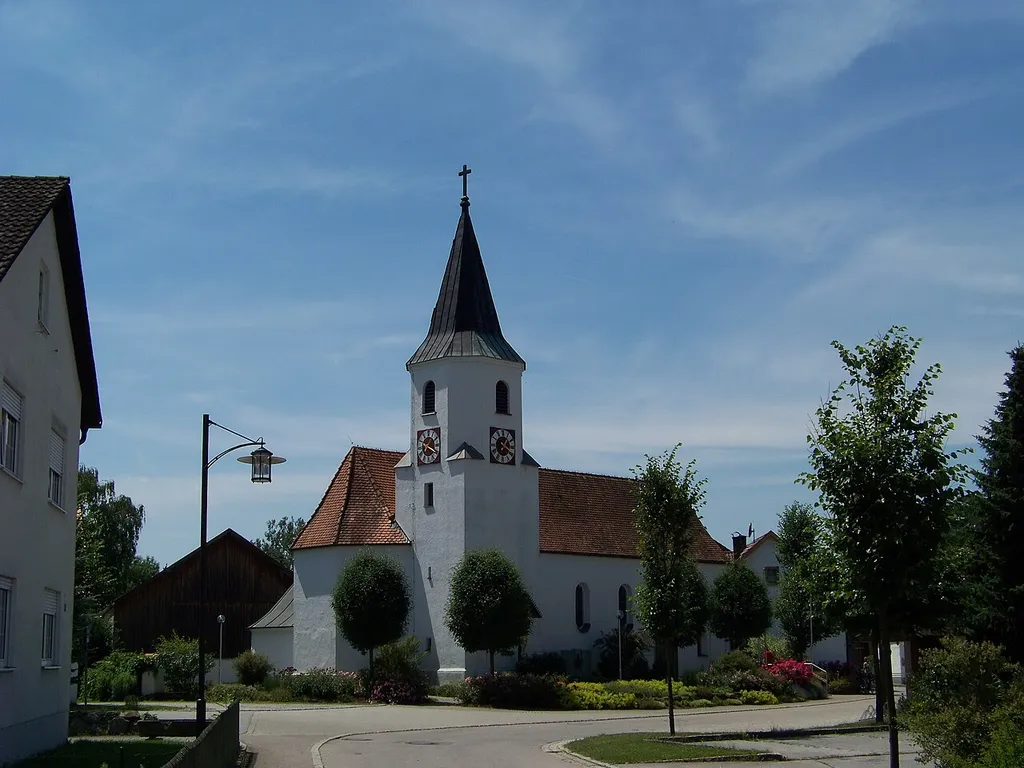 Niederwinkling,Waltendorf 34. Katholische Pfarrkirche St. Peter und Paul, Chor und Turmunterbau Ende 15. Jahrhundert, Langhaus und Sakristei Ende 18. Jahrhundert; mit Ausstattung.