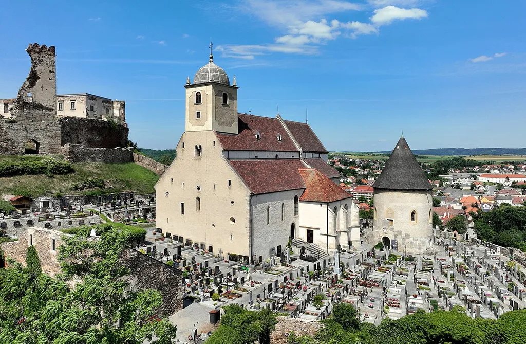 South view of the former parish church of Thunau am Kamp, Lower Austria.