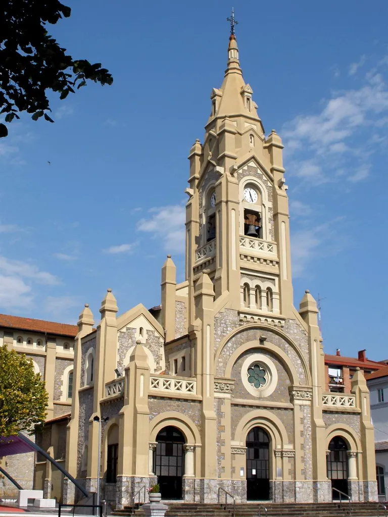 Iglesia de la de la Transfiguración del Señor, en Trapagaran, Bizkaia