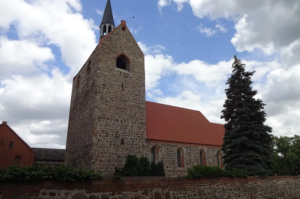 Bretsch ist ein Ortsteil der Gemeinde Altmärkische Höhe im Landkreis Stendal in Sachsen-Anhalt.