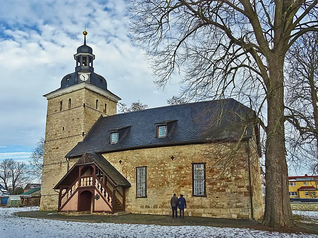 Kirche Gloria Deo in Hohenebra von Süden