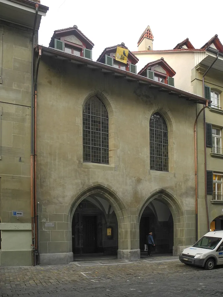 Ehemalige Antonierkirche, Fassade zur Postgasse