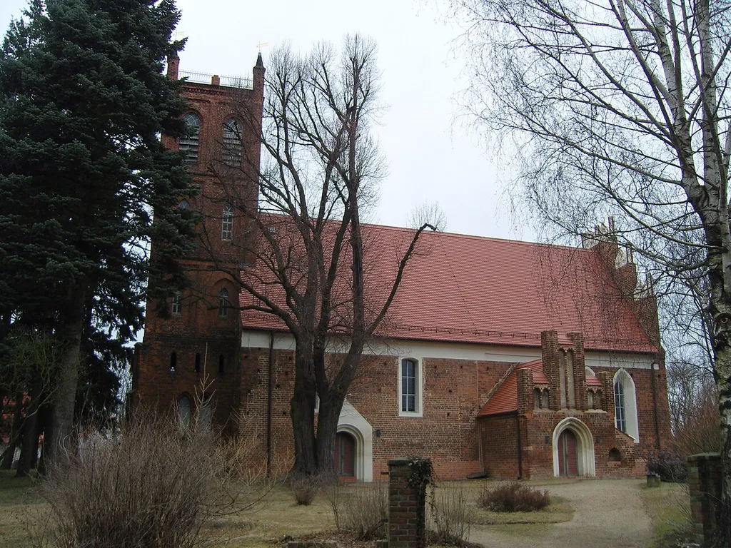 Denkmalgeschützte Dorfkirche in Leuthen, Drebkau