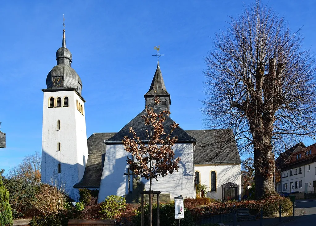 Brilon, Hoppecke, St. Mariä-Heimsuchung, Außenansicht