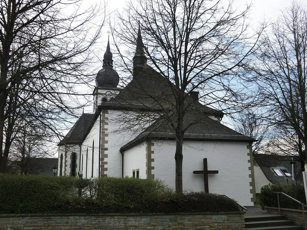 Church of the Beheading of St. John the Baptist, Suttrop Native name St. Johannes Enthauptung Location Warstein , Germany Coordinates 51° 27′ 19.55″ N, 8° 22′ 43.14″ E Authority file : Q68964220 institution QS:P195,Q68964220