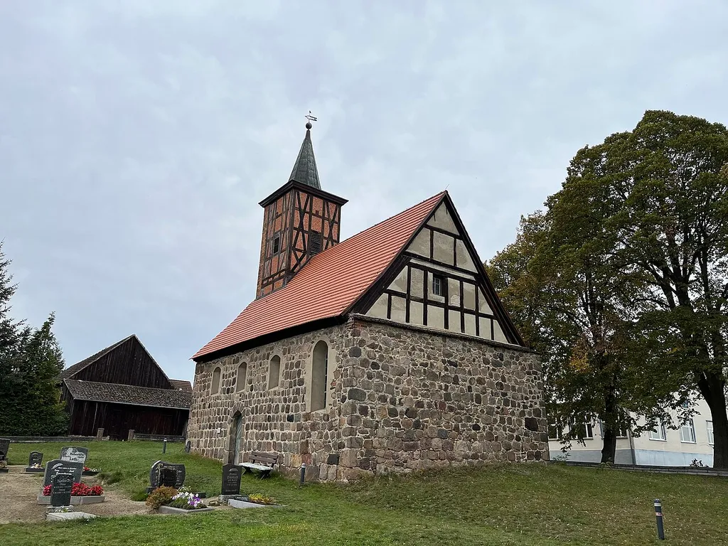 Die Dorfkirche Kranepuhl ist eine Saalkirche aus der Mitte des 13. Jahrhunderts in Kranepuhl, ein Ortsteil der Gemeinde Planetal im Landkreis Potsdam-Mittelmark in Brandenburg. Im Innern steht unter anderem ein hölzerner Altaraufsatz aus der ersten Hälfte des 18. Jahrhunderts.