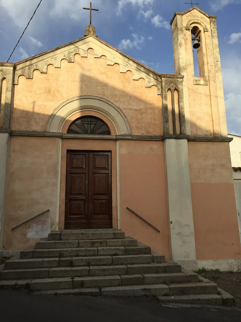 Facciata principale della chiesa di Santa Croce.