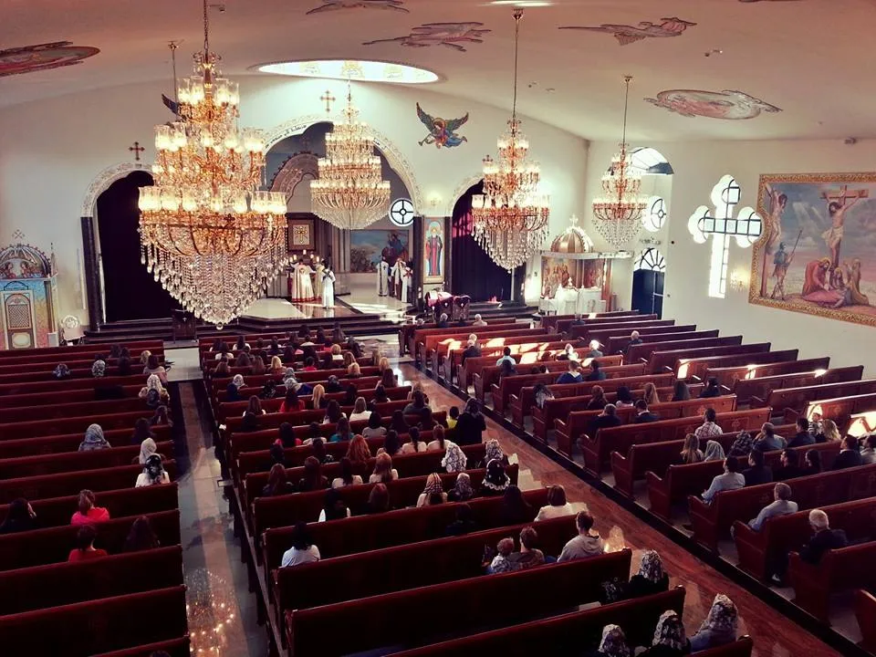 Inre vy av S:t Jacob av Nsibin Syrisk Ortodoxa Katedral i Södertälje.