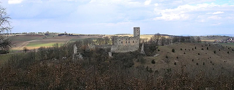 Niederhaus Castle near Noerdlingen (Bavaria, Germany). Total view from Mount Hochhaus (Hochhaus castle). Own photo, April 2006