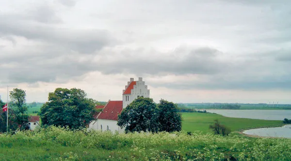 The danish church ‘Tårnborg Kirke’ situated app. 6 km northeast of the danish town ’Korsør’. Photo taken by Jørgen Larsen, 2004-05-19.
