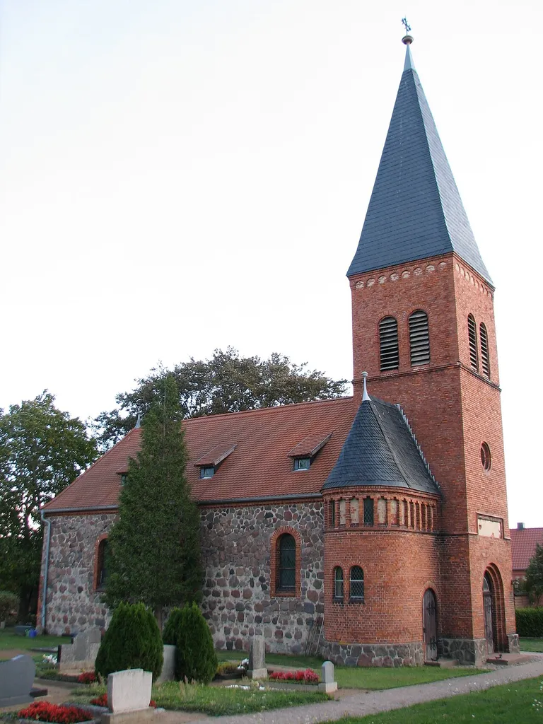 Kirche zu Hüselitz (Oktober 2018)