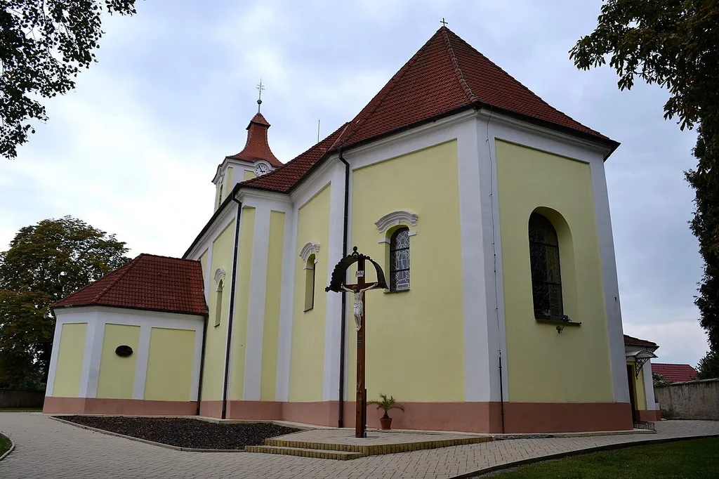 This media shows the protected monument with the number 304-1300/1 CHMSK/304-1300/1,CHMSK/304-1300(other) in the Slovak Republic.