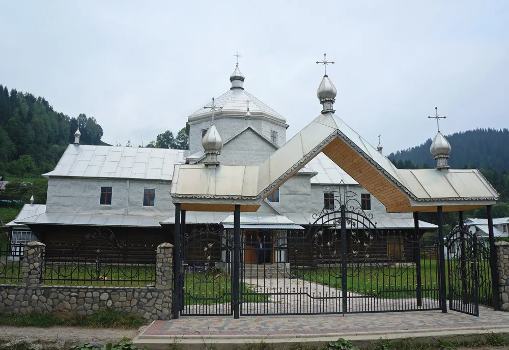 Михайлівська церква (дер.), с. Довгопілля Фото: ВздовжКарпатська Експедиція 27.07-28.08.2013