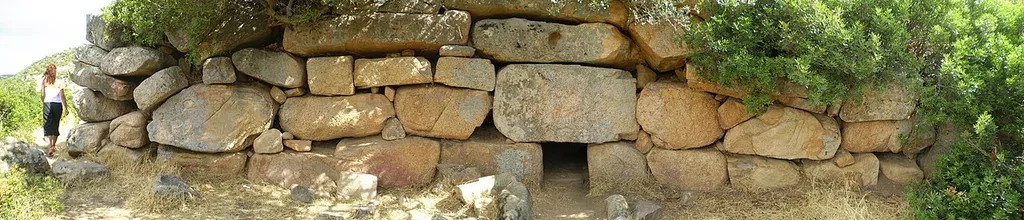 Tomba dei Giganti Barrancu Mannu, Santadi (CI)