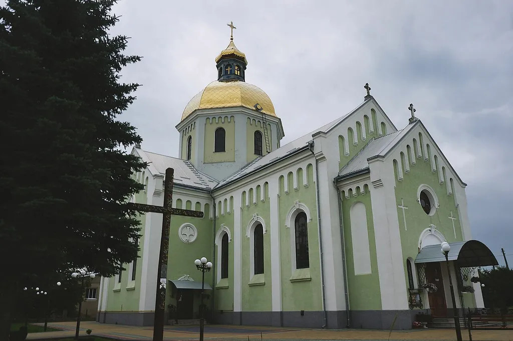Церква Пресвятої Трійці (мур.), Озерна,