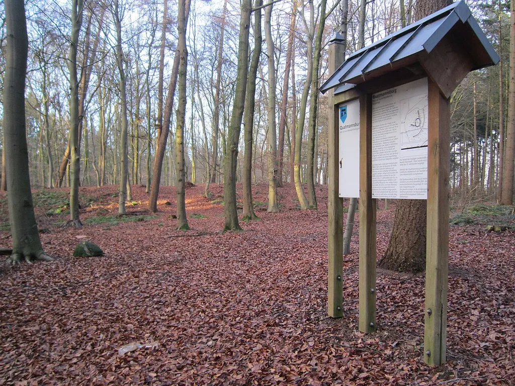 Quatmannsburg, an early historical hill fort in Lower Saxony (in Elsten, community of Cappeln, district of Cloppenburg)
