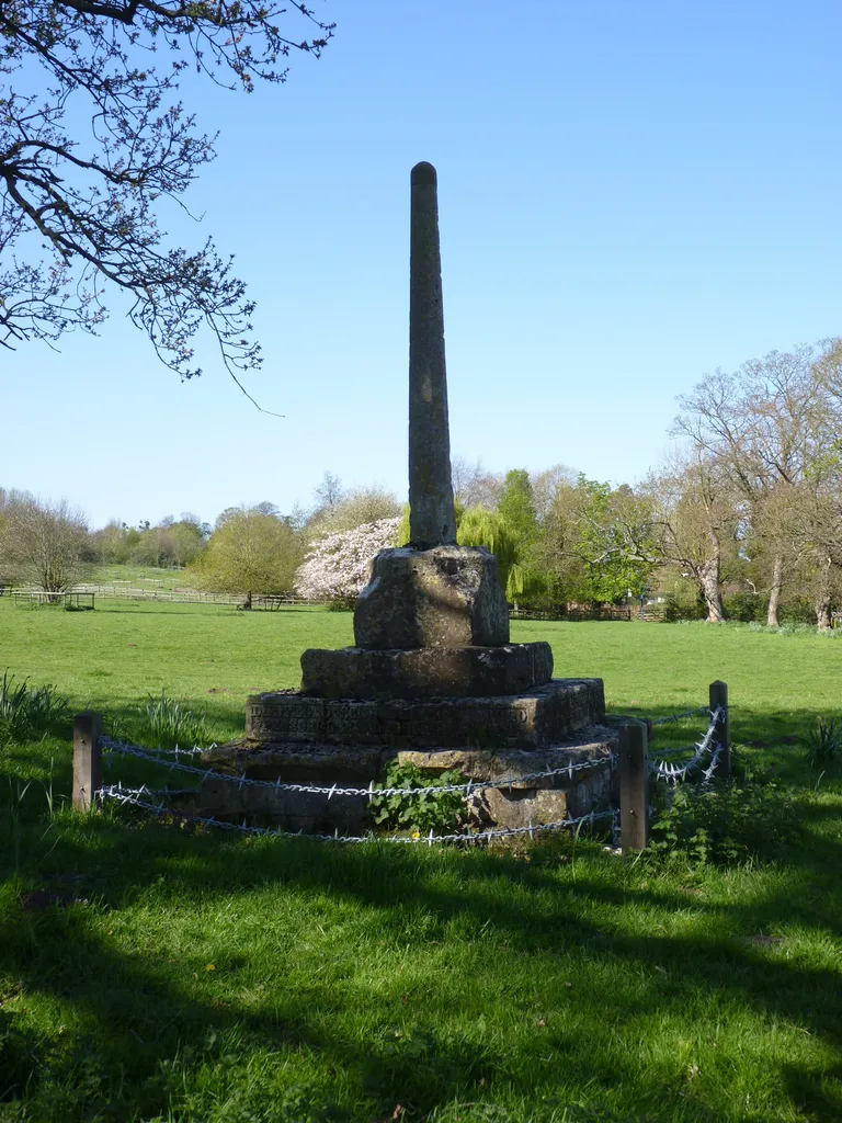 Cross outside churchyard