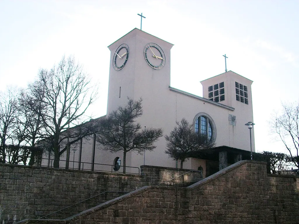 Außenansicht der Herz-Jesu-Kirche (Weiden in der Oberpfalz), Deutschland.