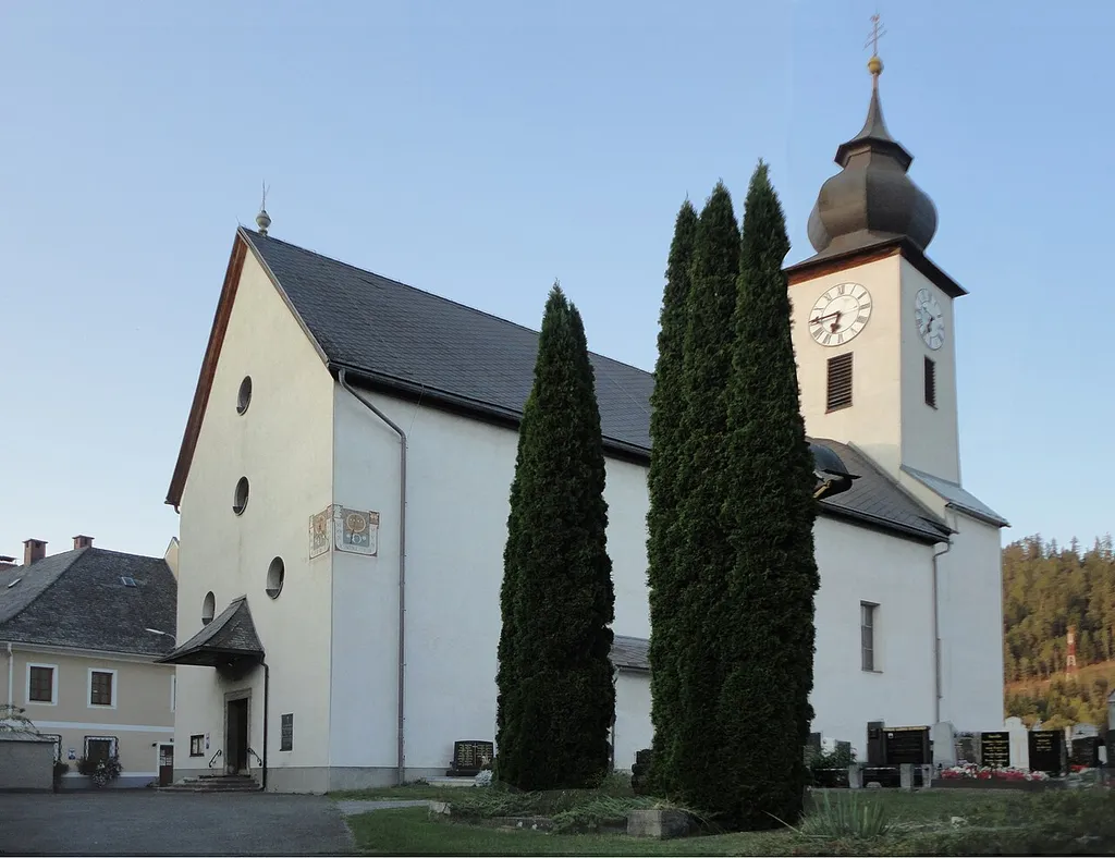 Kath. Pfarrkirche hl. Michael und Friedhof
