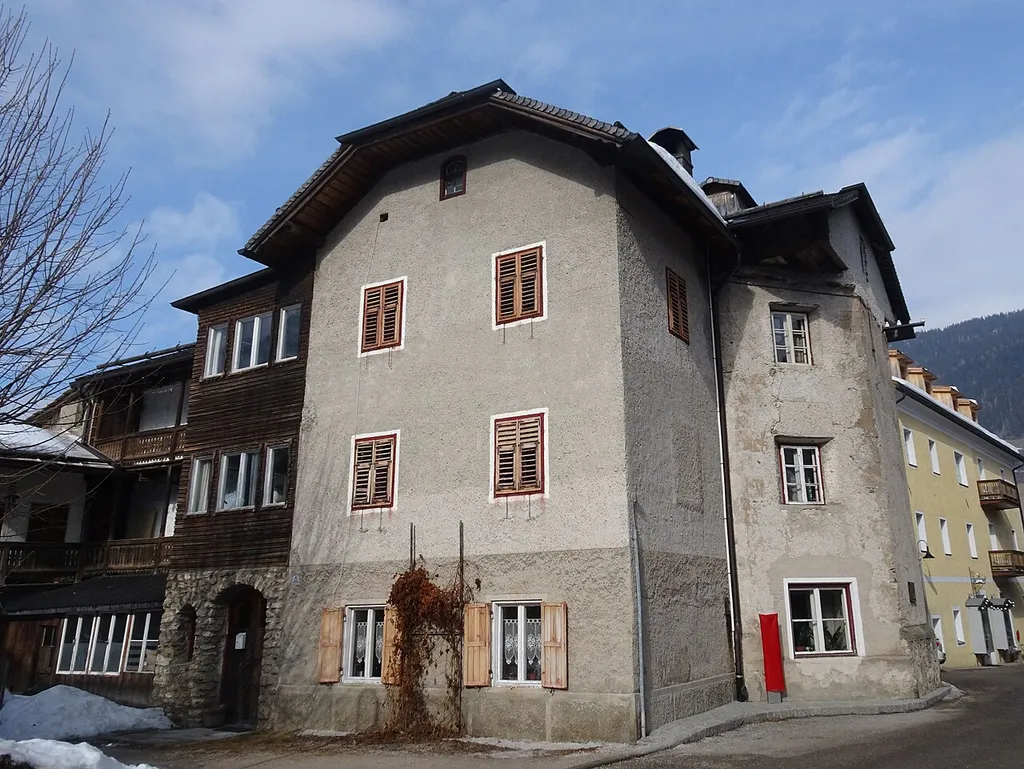 Innichen, Burgweg 4, ehemalige Mauritiuskirche, nun Wohnhaus