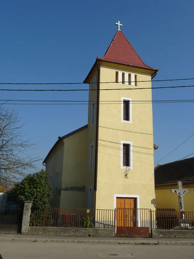 A római katolikus templom Domonyban