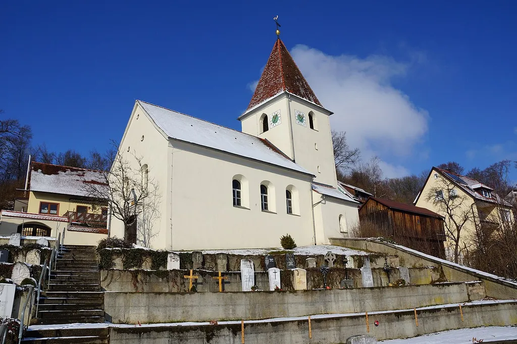 Die evangelische Kirche zur Hl. Dreifaltigkeit in Sulzbürg bei Neumarkt in der Oberpfalz: