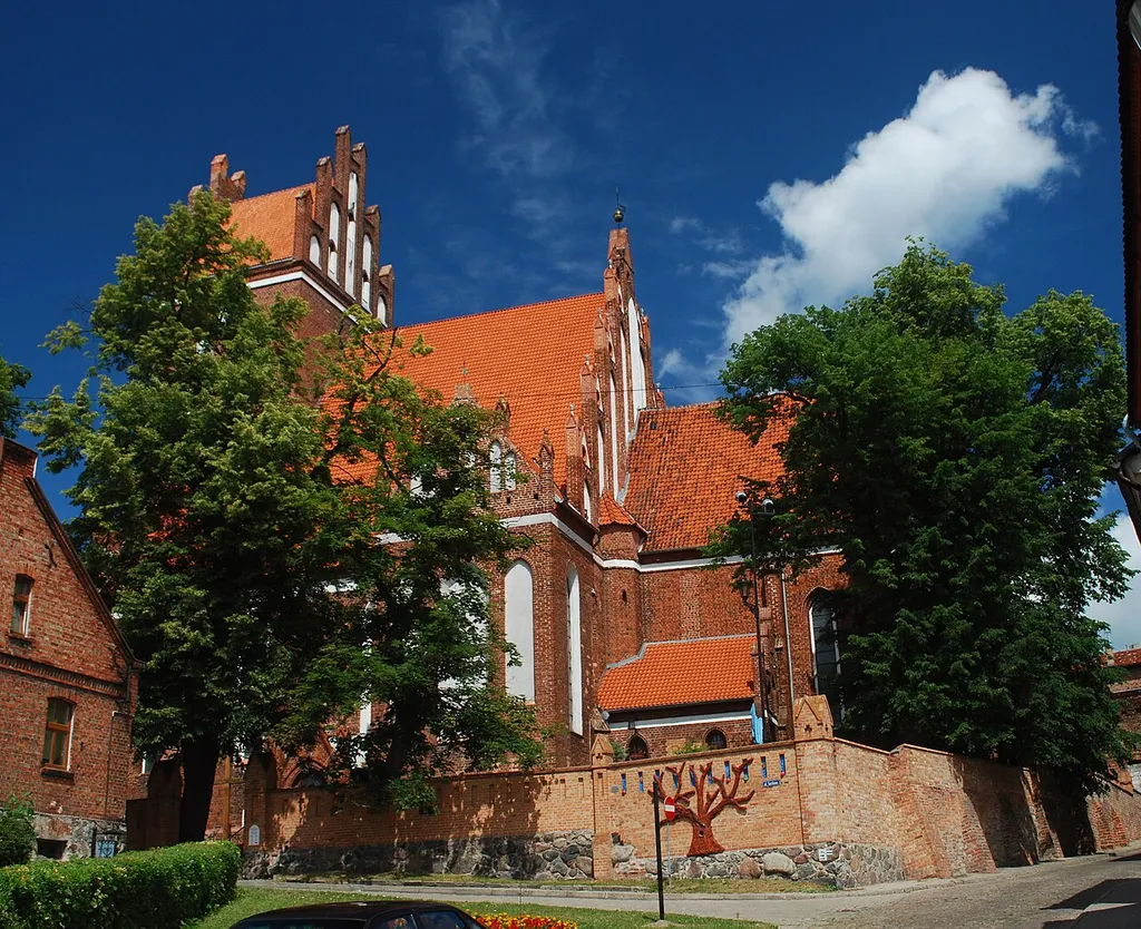 Kościół św. Mikołaja w Gniewie, widok z ul. Sambora.