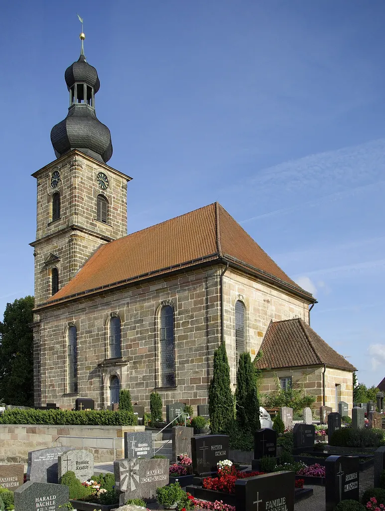 Kirche St. Matthäus in Uttenreuth im Landkreis Erlangen-Höchstadt.