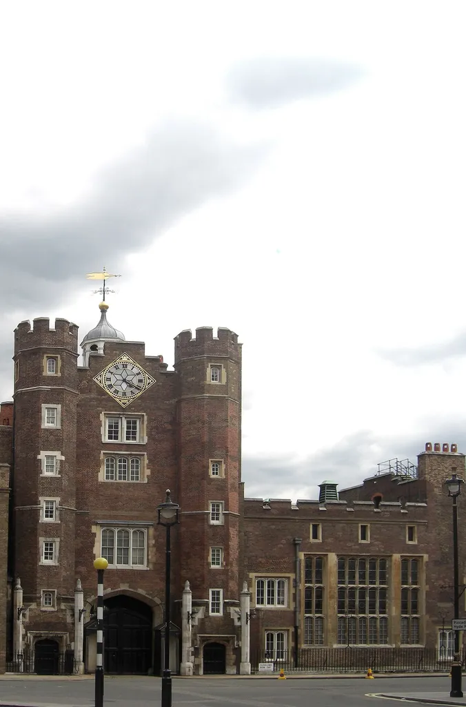 Crop of St James's Palace, Pall Mall, gatehouse 2665083660