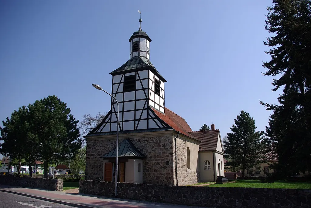 Blankenfelde-Mahlow in Brandenburg. Die Kirche stammt aus der zweiten Hälfte des 13. Jahrhunderts, sie steht unter Denkmalschutz.