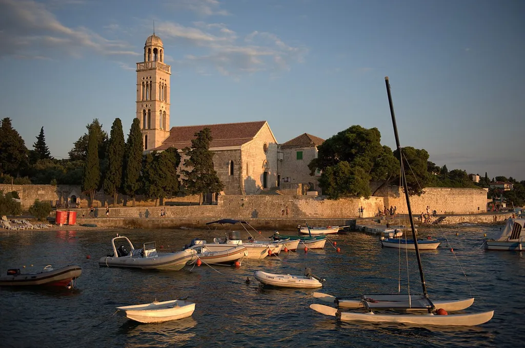 Church of Franjevački samostan, Hvar