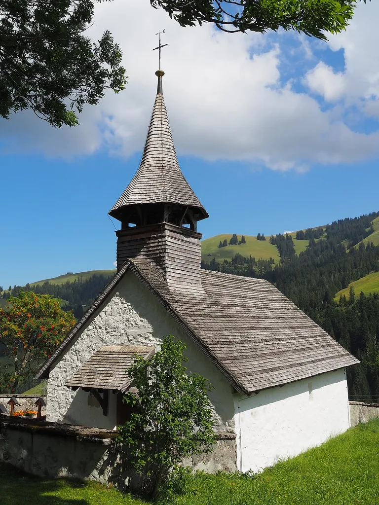 Kirhe von 1612 in Abländschen, Gemeinde Saanen BE, Schweiz