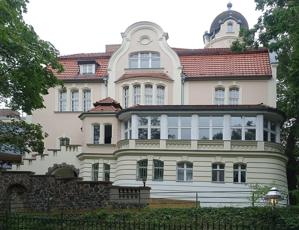 This is a picture of the Berliner Kulturdenkmal (cultural monument) with the ID