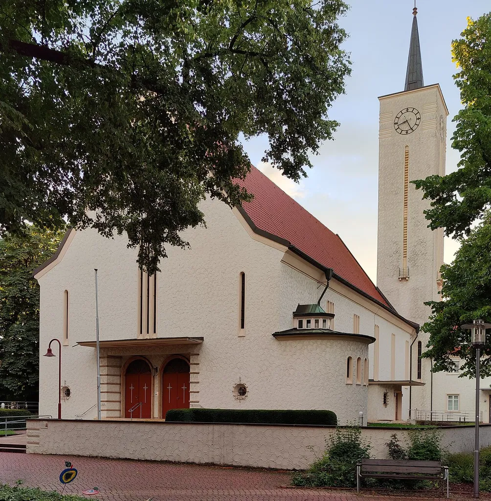 Katholische Pfarrkirche Mariä Himmelfahrt (Neue Marienkirche) Süßen, Landkreis Göppingen, Baden-Württemberg, Deutschland