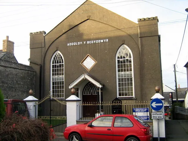 Bethlehem Baptist chapel, front view Large building facing on to Upper West Street and backing on to Bridge Street. The date of its construction, 1855, is set in the gate. A sign outside indicates that it has received a conservation grant.