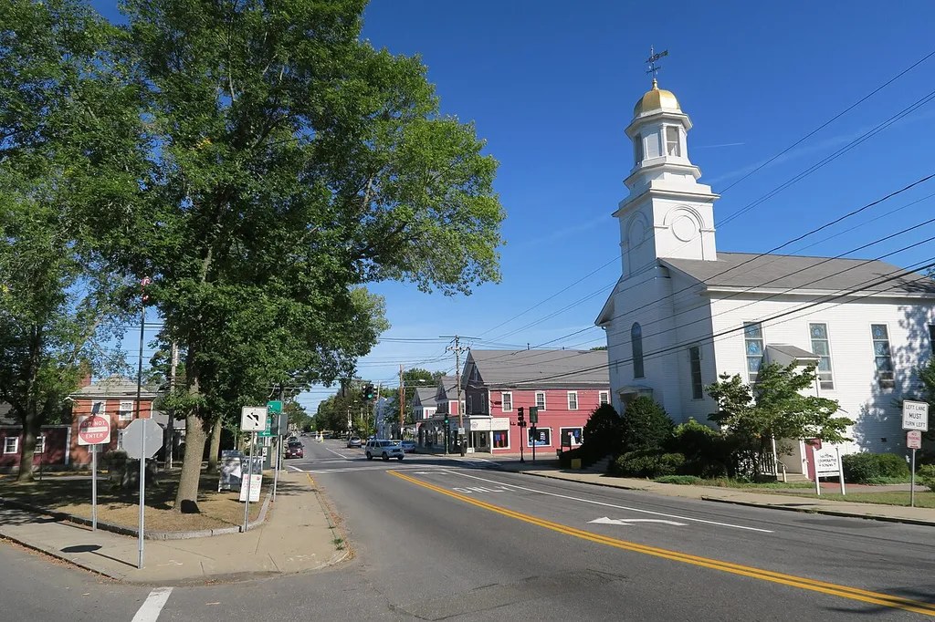 Massachusetts Route 111 eastbound, West Acton Massachusetts